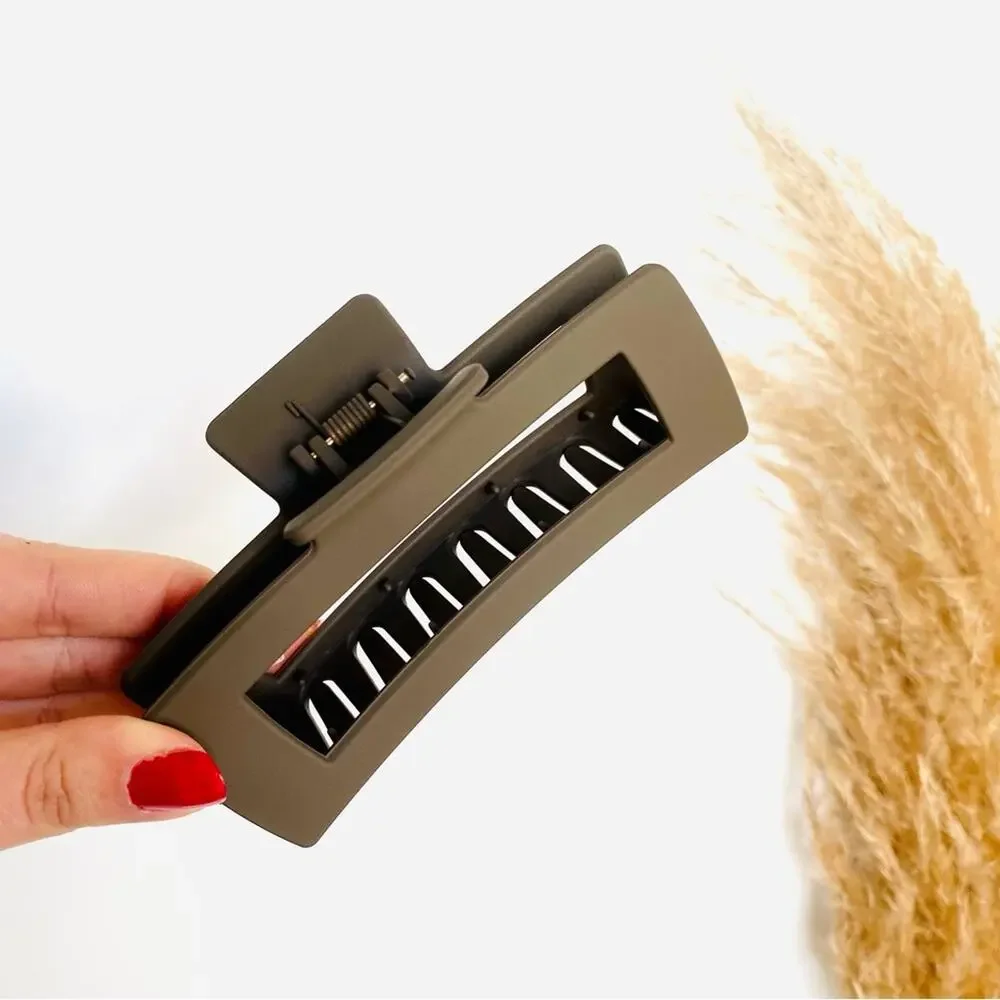 NEW ANTHROPOLOGIE Jumbo XL Rectangular Open Matte Plastic Hair Claw Clip Brown
